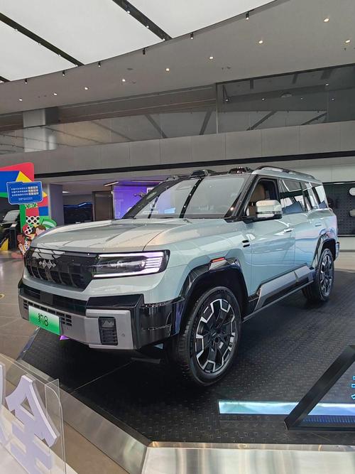 重庆175比亚迪方程豹硬派越野的爆款，英菲尼迪35周年与你共成长